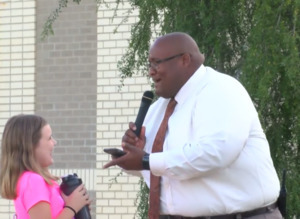 e526059ca846f919ace47c4a_300x219