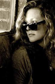 e2f15bcb0ff95b7d4be5c474_183x275