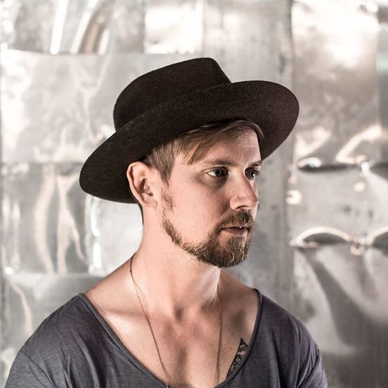 0718188838f36987e99231d4_560x560