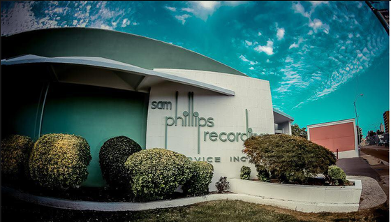 ddd6fd3cff32077641ec7dc9_560x318